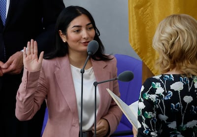 Reem Alabali-Radovan takes the oath in the Bundestag. AFP